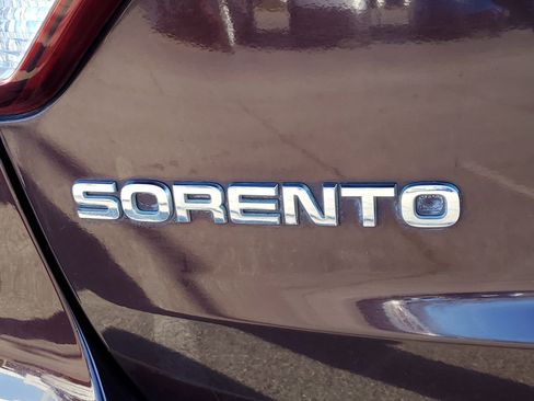 Used 2014 Kia Sorento LX image 7