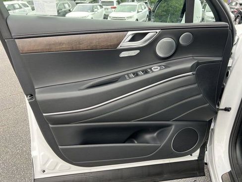 Used 2025 Genesis GV80 2.5T Advanced image 11