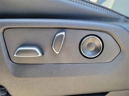 Used 2024 GMC Yukon Denali w/ Advanced Technology Package image 22