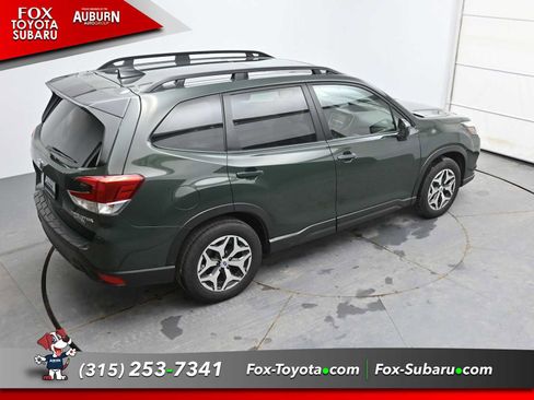 Used 2024 Subaru Forester Premium w/ Pop Package 2 image 27