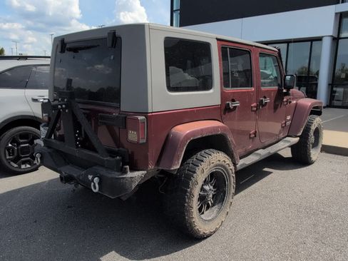 Used 2007 Jeep Wrangler Unlimited Sahara w/ Dual Top Group AWD/4WD image 4