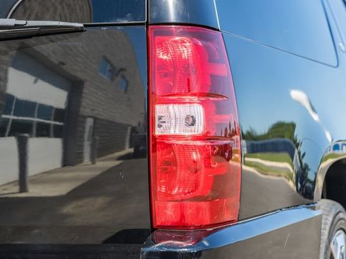Used 2013 Chevrolet Suburban LTZ AWD/4WD image 8