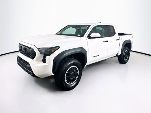 Used 2024 Toyota Tacoma TRD Off-Road image 3