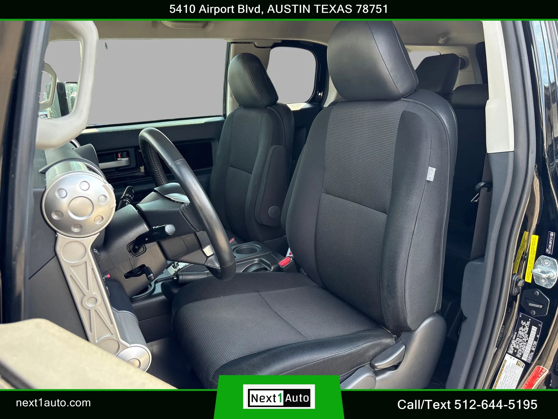Used 2011 Toyota FJ Cruiser 2WD w/ Upgrade Pkg image 16