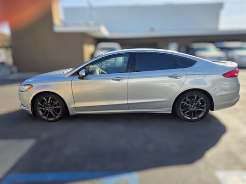 Used 2018 Ford Fusion SE w/ Equipment Group 201A FWD image 11
