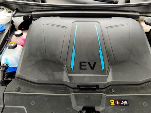 Used 2022 Hyundai Ioniq 5 SE image 26