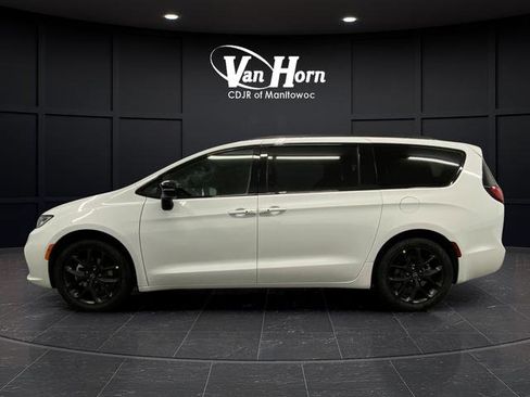 New 2026 Chrysler Pacifica Select w/ S Appearance Package FWD image 12