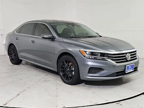 Certified 2022 Volkswagen Passat 2.0T SE image 8