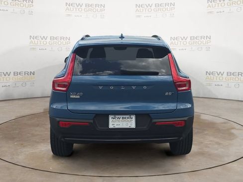 Certified 2023 Volvo XC40 B5 Plus w/ Protection Package AWD/4WD image 4