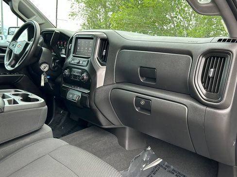 Used 2020 Chevrolet Silverado 1500 Custom w/ Custom Value Package AWD/4WD image 8