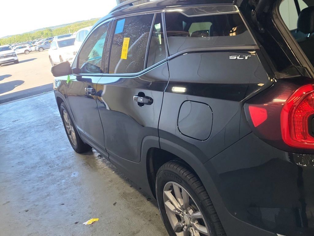 Used 2024 GMC Terrain SLT AWD/4WD image 11