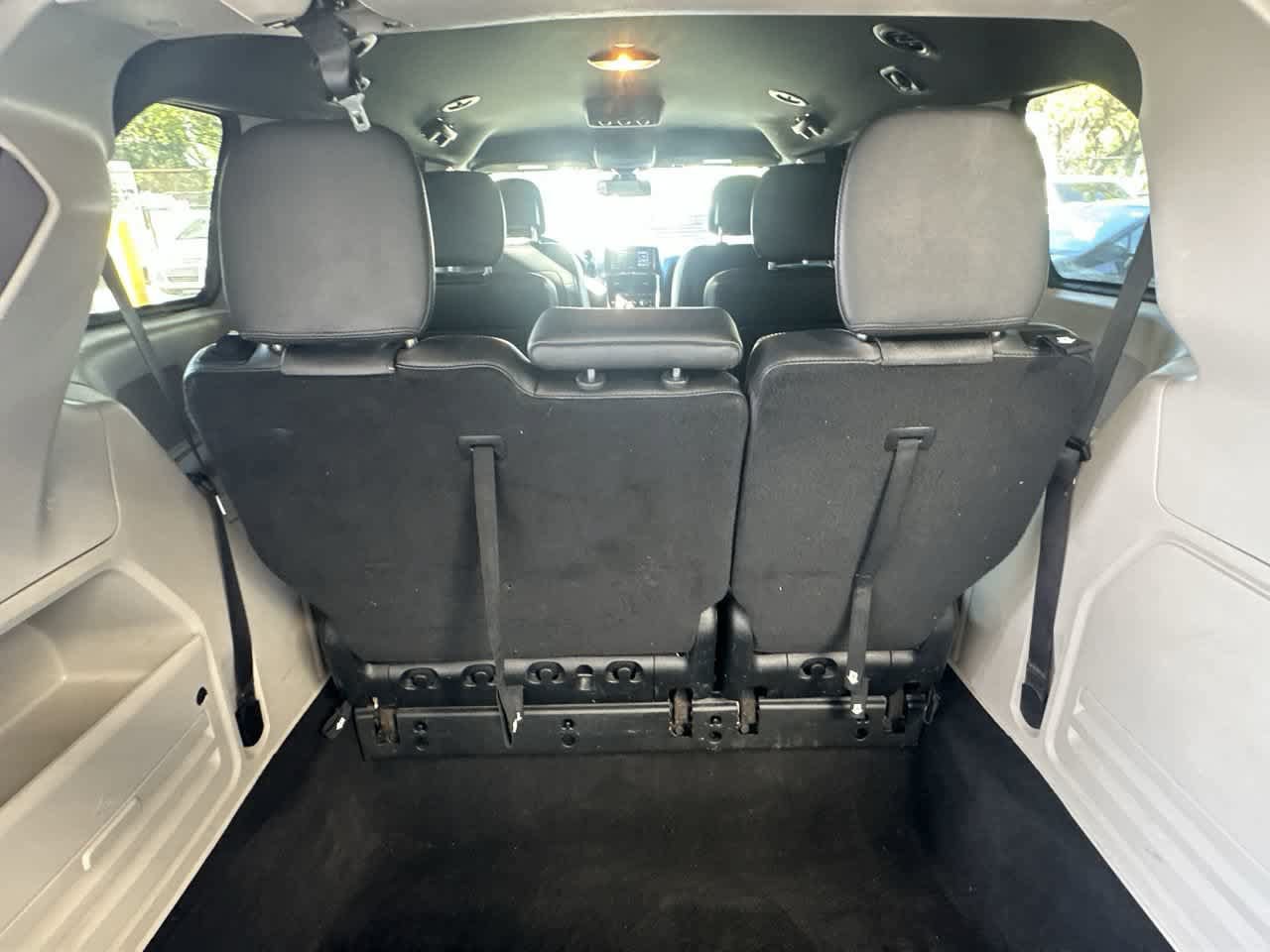 Used 2019 Dodge Grand Caravan SXT FWD image 25