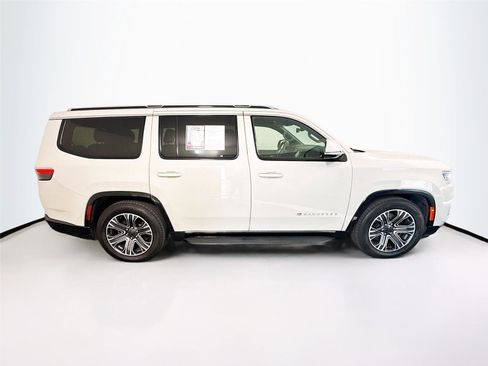 Used 2022 Jeep Wagoneer Series III image 32