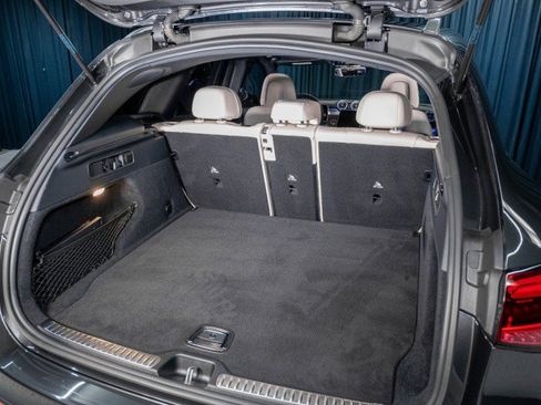 Used 2025 Mercedes-Benz GLC 300 image 8