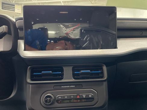 New 2025 Ford Maverick XLT image 21