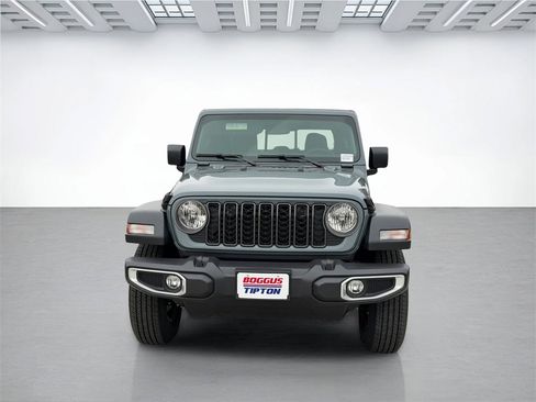 New 2026 Jeep Gladiator Sport image 8