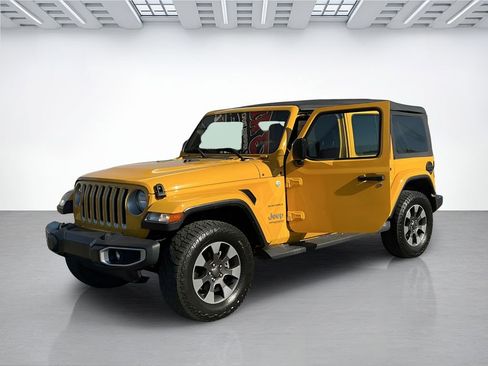 Used 2018 Jeep Wrangler Unlimited Sahara AWD/4WD image 8