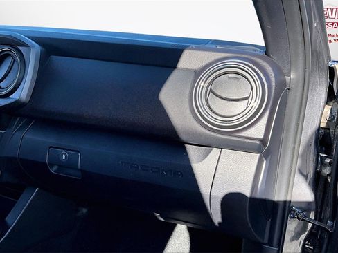 Used 2019 Toyota Tacoma TRD Off-Road image 25