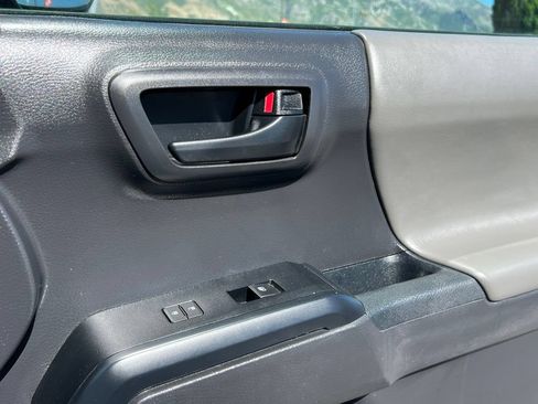 Used 2022 Toyota Tacoma SR AWD/4WD image 16