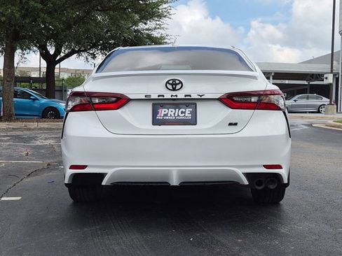 Used 2022 Toyota Camry SE FWD image 7