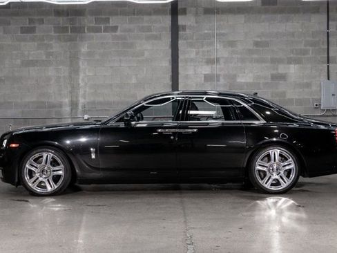 Used 2016 Rolls-Royce Ghost image 6