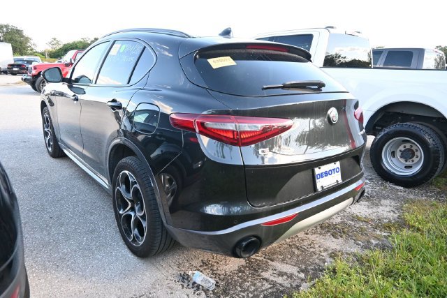 Used 2023 Alfa Romeo Stelvio Ti AWD/4WD image 17