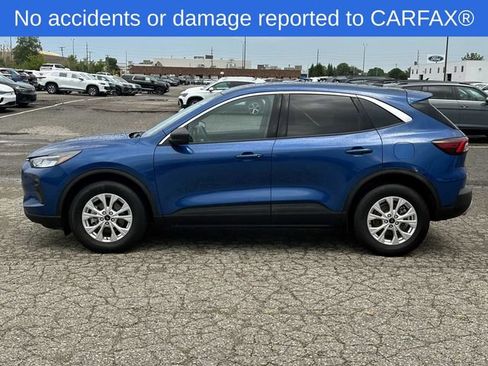 Used 2023 Ford Escape Active w/ Tech Pack #1 AWD/4WD image 2