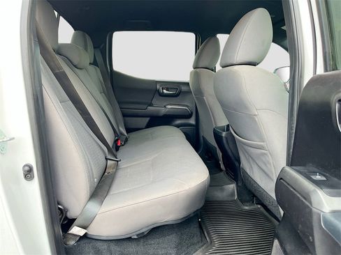 Used 2021 Toyota Tacoma TRD Off-Road w/ Technology Package image 23