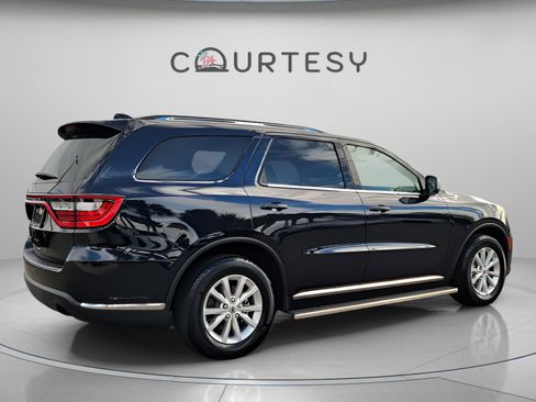 Used 2024 Dodge Durango SXT w/ 3rd Row Seating Group image 5