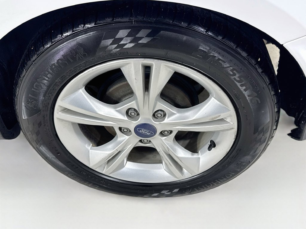 Used 2014 Ford Focus SE FWD image 35