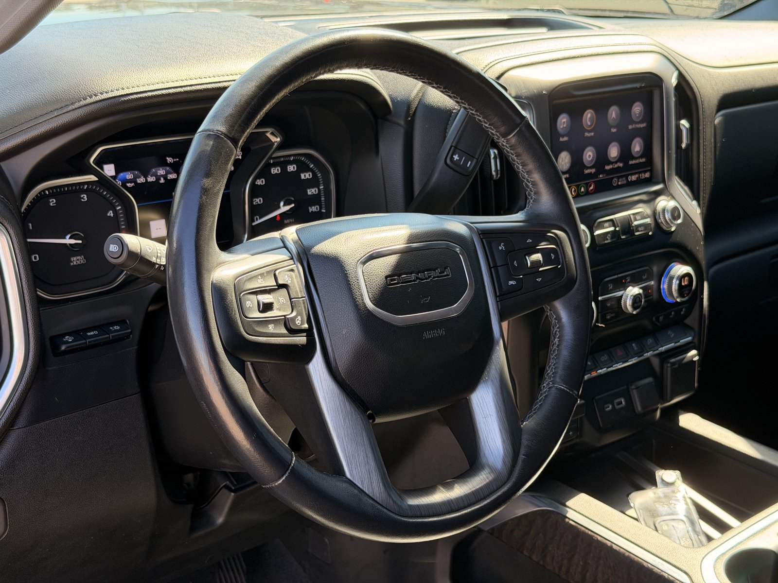 Used 2020 GMC Sierra 2500 Denali w/ Technology Package AWD/4WD image 17