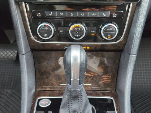 Used 2015 Volkswagen Passat 1.8T SEL Premium FWD image 19