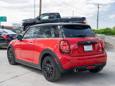 Used 2020 MINI Cooper 2-Door Hardtop FWD image 5