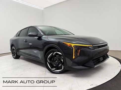 Certified 2025 Kia K4 EX FWD image 1