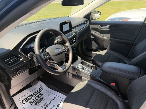 Used 2022 Ford Escape SEL w/ SEL Stealth AWD Package image 11