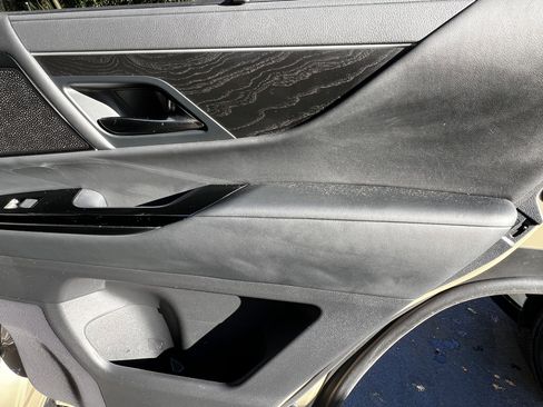 Used 2025 Lexus LX 700h Overtrail image 39