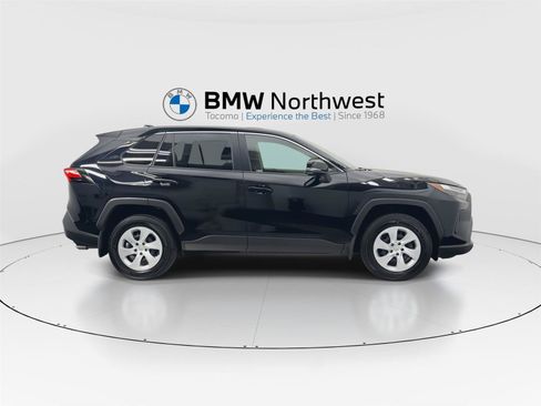 Used 2025 Toyota RAV4 LE AWD/4WD image 5