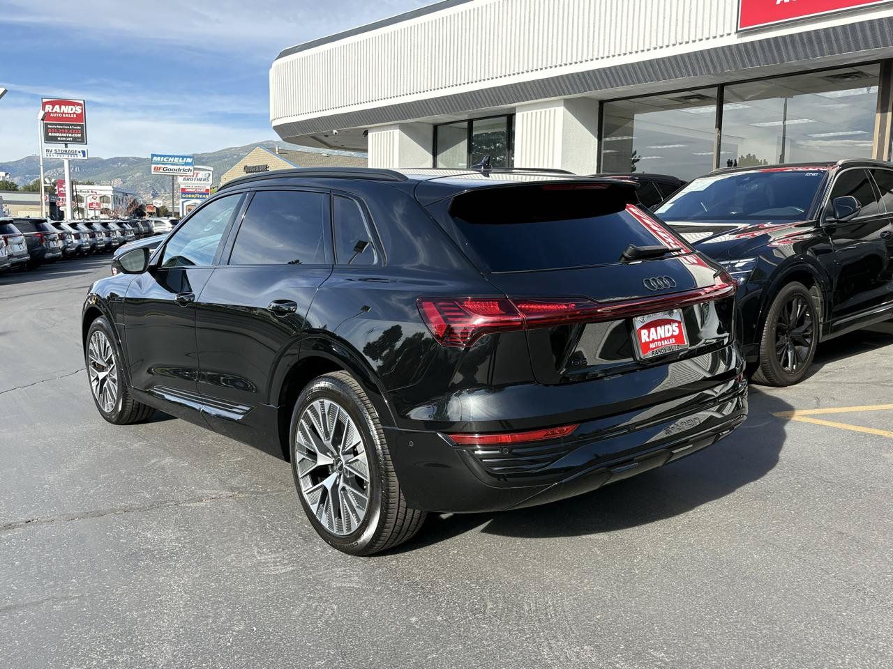 Used 2024 Audi Q8 e-tron Premium Plus w/ Premium Plus Package AWD/4WD image 12