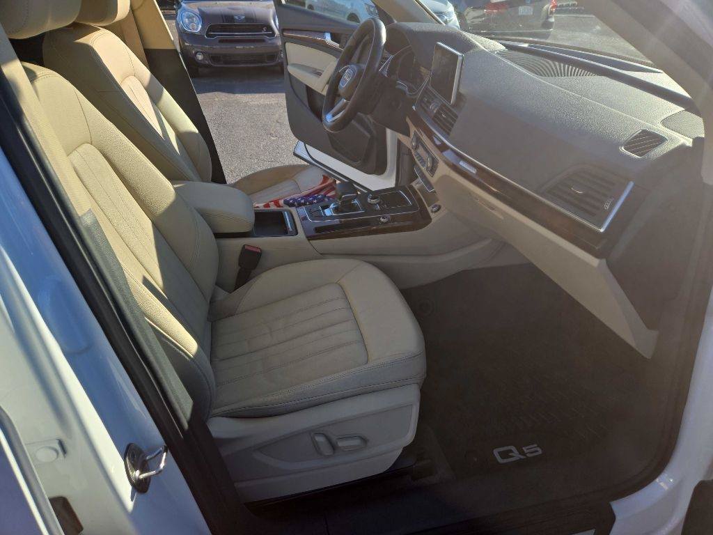 Used 2018 Audi Q5 2.0T Premium Plus w/ Premium Plus Package AWD/4WD image 18
