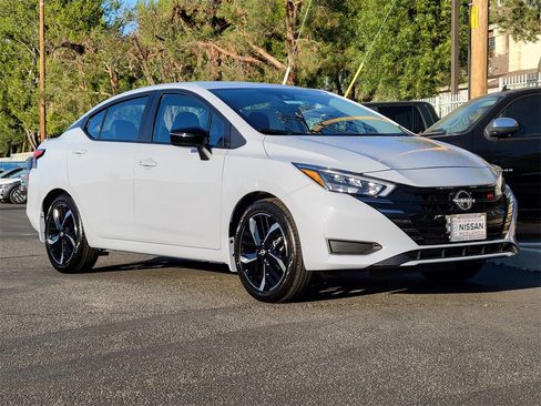 New 2025 Nissan Versa SR w/ Trunk Package image 14