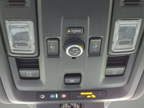 Used 2025 Chevrolet Suburban RST w/ Comfort Package AWD/4WD image 29