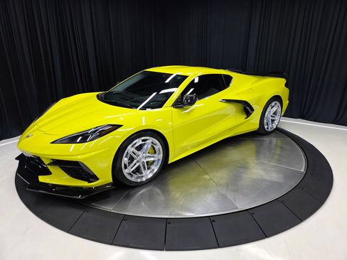 Used 2023 Chevrolet Corvette Stingray Premium Cpe w/ Z51 Performance Package RWD image 11