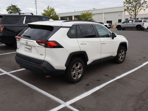 Used 2022 Toyota RAV4 XLE FWD image 10