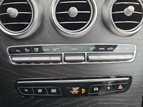 Used 2020 Mercedes-Benz GLC 300 image 22