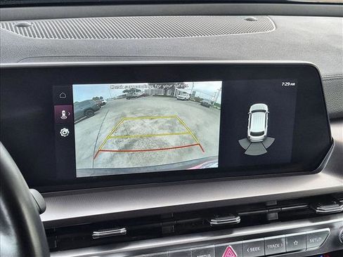 Used 2025 Kia Telluride S FWD image 11