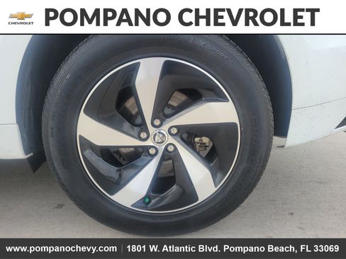 Used 2025 Jaguar F-PACE R-Dynamic S image 9