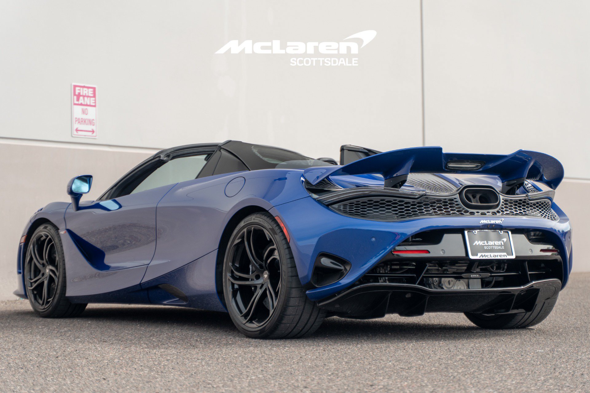 Used 2024 McLaren 750S Spider RWD image 5