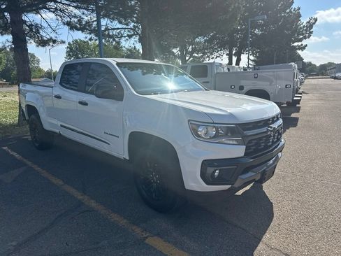 Used 2022 Chevrolet Colorado Z71 w/ Safety Package AWD/4WD image 6