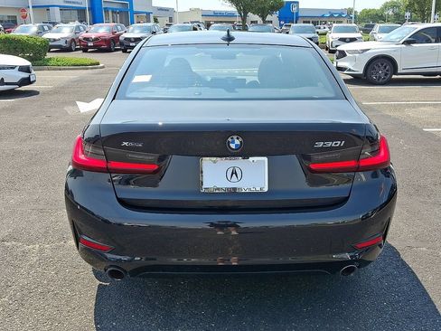 Used 2022 BMW 330i xDrive Sedan w/ Driving Assistance Package AWD/4WD image 5