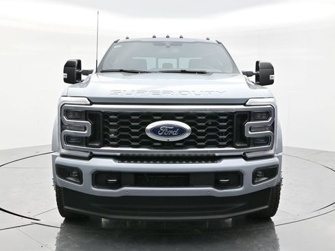 New 2026 Ford F450 Platinum w/ FX4 Off-Road Package image 2